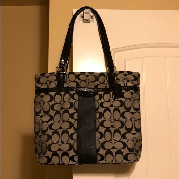 Purse - Picture 1 of 1